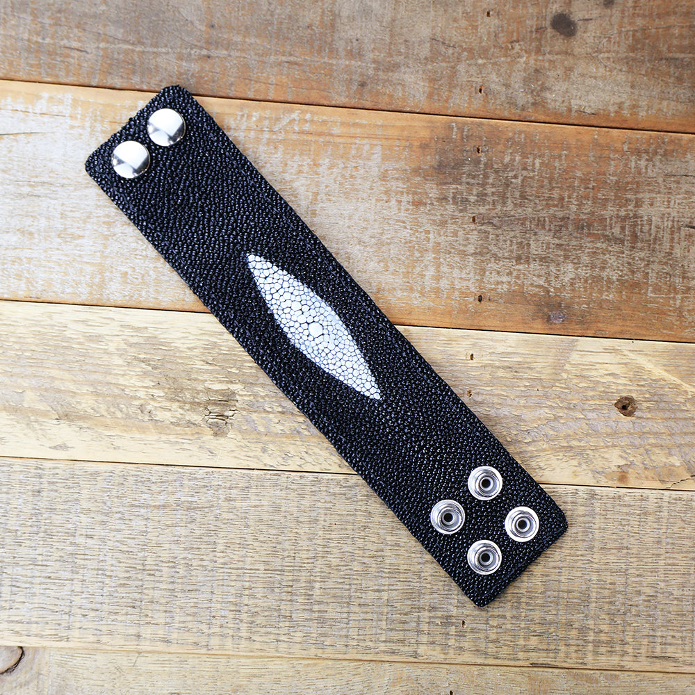 Stingray Black Cuff