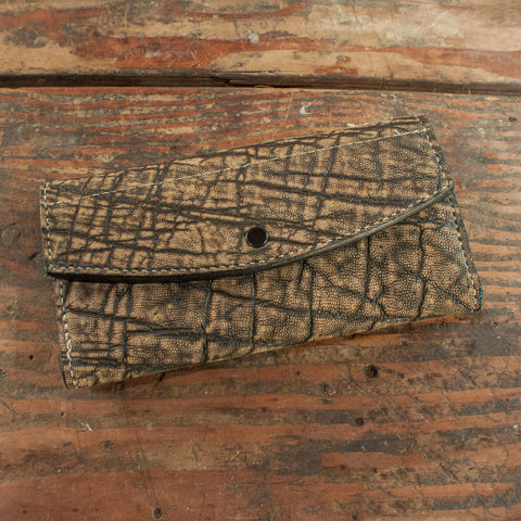 Treebark elephant clutch